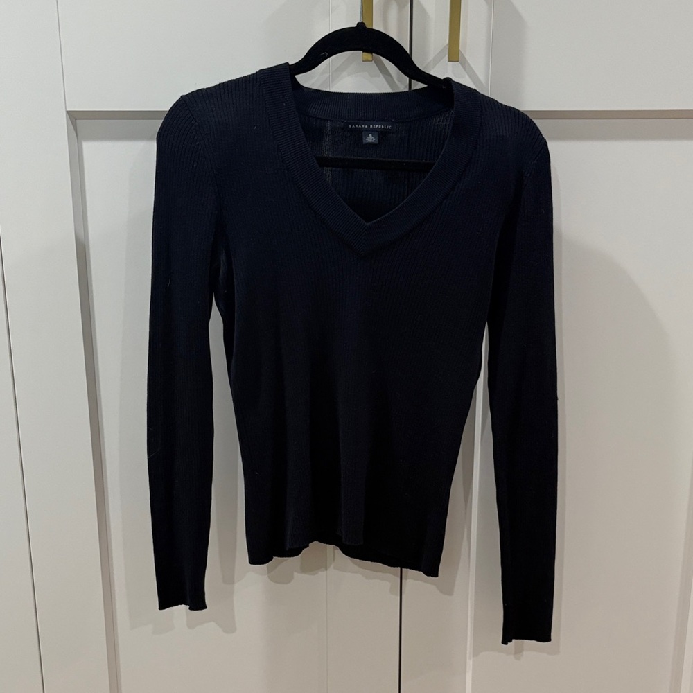 Banana Republic Navy Cashmere/Silk blend V-Neck Sweater Small